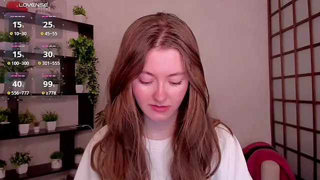 Snapshot of KateCuddle chatting on 04.16.26 KateCuddle online show from 04.16.26