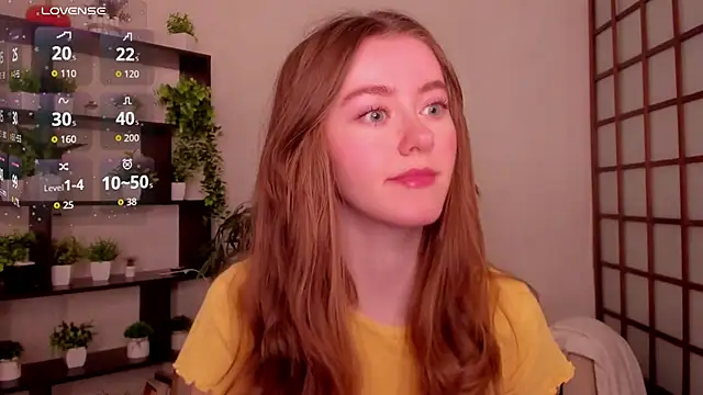 Snapshot of KateCuddle chatting on 04.22.26 KateCuddle online show from 04.22.26