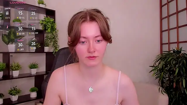 Snapshot of KateCuddle chatting on 07.21.26 KateCuddle online show from 07.21.26