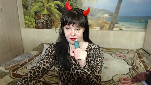 Snapshot of Aphelandra chatting on 03.18.25 Aphelandra online show from 03.18.25