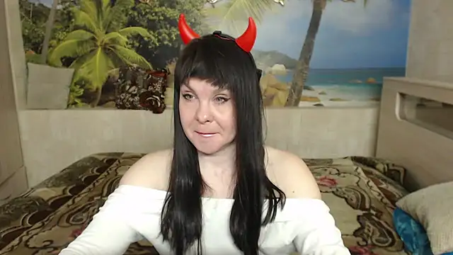 Snapshot of Aphelandra chatting on 03.03.26 Aphelandra online show from 03.03.26