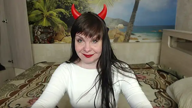 Snapshot of Aphelandra chatting on 05.03.26 Aphelandra online show from 05.03.26