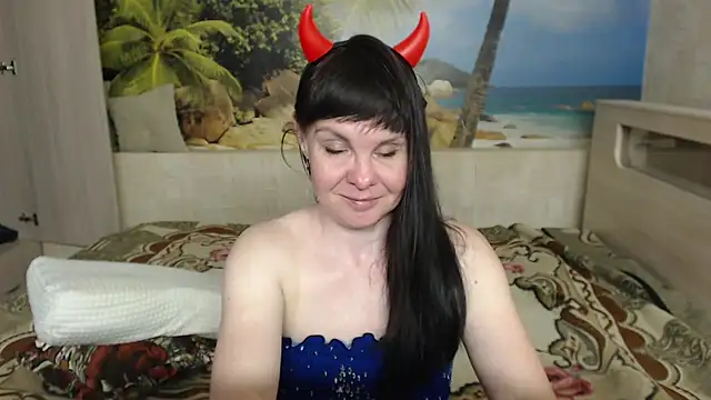 Snapshot of Aphelandra chatting on 05.25.26 Aphelandra online show from 05.25.26