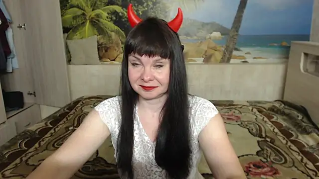 Snapshot of Aphelandra chatting on 06.29.26 Aphelandra online show from 06.29.26