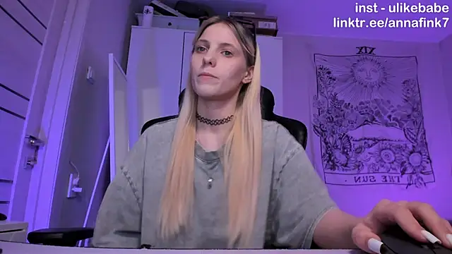 Anna Fink online show from 11.06.25