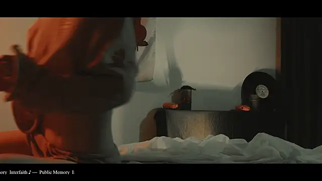 Snapshot of WebCora chatting on 10.19.25 WebCora online show from 10.19.25