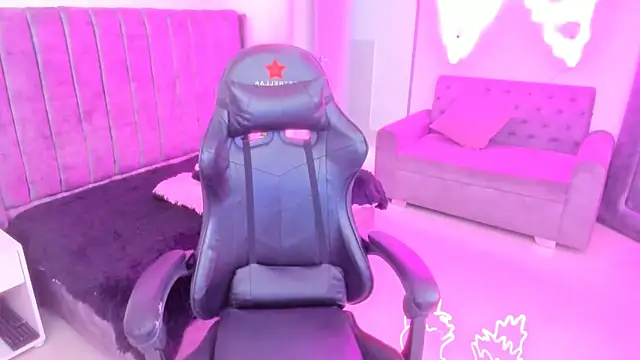 Snapshot of xiomara__cortes chatting on 11.10.25 xiomara cortes online show from 11.10.25