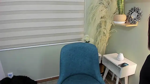 Snapshot of julieta_evans_ chatting on 11.07.25 julieta evans online show from 11.07.25