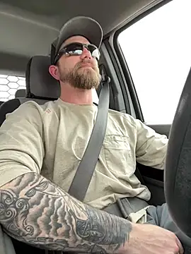 8inchHOLEpunch online show from 03.17.25