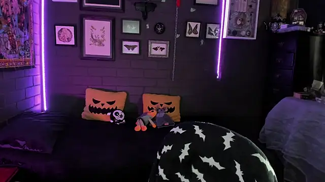 insania 9999  online show from 10.30.25