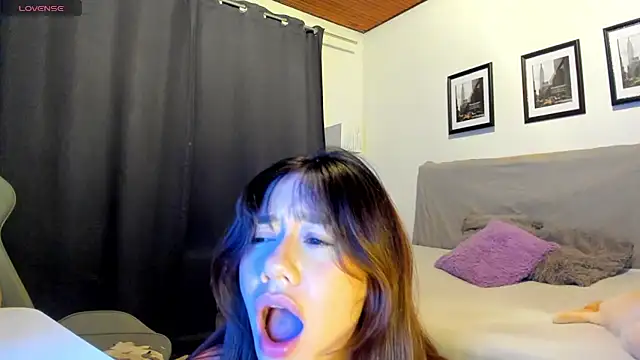 Snapshot of sofimendoza chatting on 10.19.25 sofimendoza online show from 10.19.25