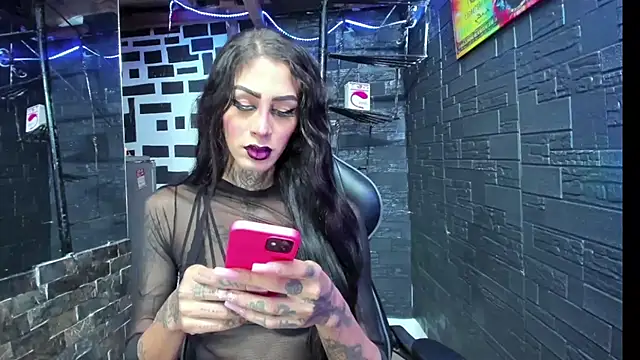 kissingdevil online show from 10.24.25