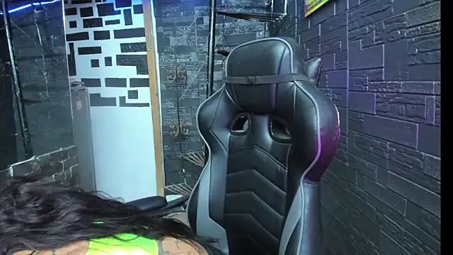 kissingdevil online show from 11.07.25