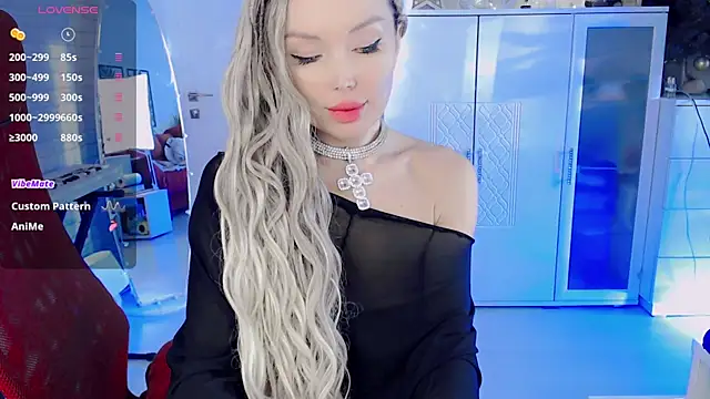 Snapshot of WhiteBunny chatting on 12.24.24 WhiteBunny online show from 12.24.24