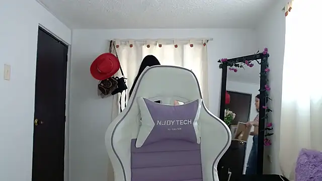 Snapshot of InocentHeaven1 chatting on 12.07.24 InocentHeaven1 online show from 12.07.24