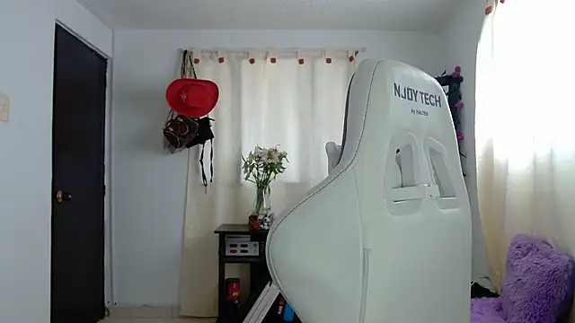 Snapshot of InocentHeaven1 chatting on 12.09.24 InocentHeaven1 online show from 12.09.24