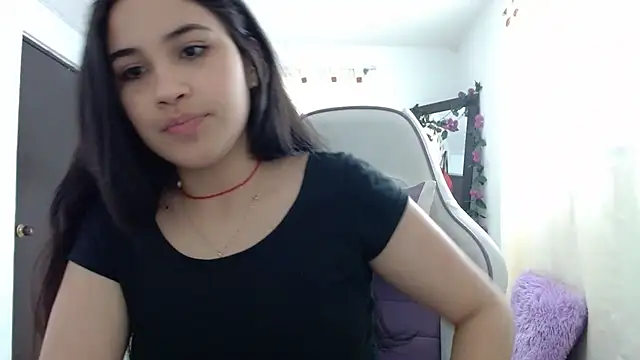 Snapshot of InocentHeaven1 chatting on 12.25.24 InocentHeaven1 online show from 12.25.24