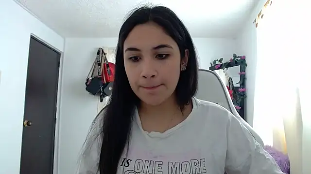 Snapshot of InocentHeaven1 chatting on 01.27.25 InocentHeaven1 online show from 01.27.25