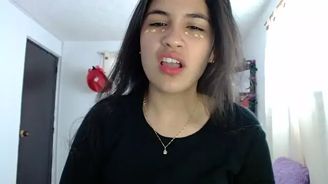 Snapshot of InocentHeaven1 chatting on 02.04.25 InocentHeaven1 online show from 02.04.25