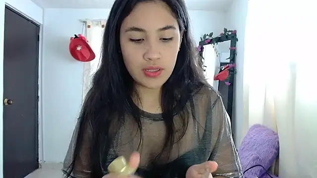 Snapshot of InocentHeaven1 chatting on 02.05.25 InocentHeaven1 online show from 02.05.25