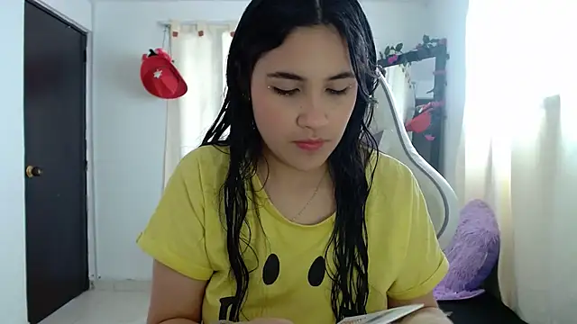 Snapshot of InocentHeaven1 chatting on 02.08.25 InocentHeaven1 online show from 02.08.25