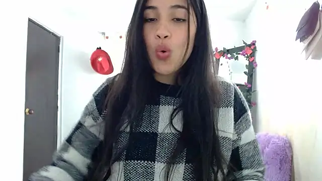 Snapshot of InocentHeaven1 chatting on 02.19.25 InocentHeaven1 online show from 02.19.25