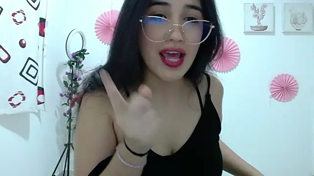 Snapshot of InocentHeaven1 chatting on 10.27.25 InocentHeaven1 online show from 10.27.25