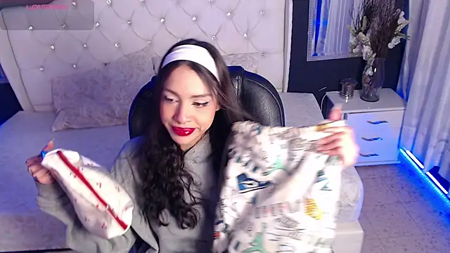 LiaVillalobos online show from 09.26.25