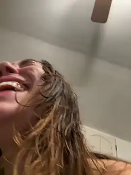 LeaGambit   online show from 02.17.25