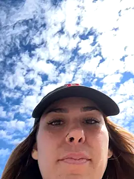 LeaGambit   online show from 10.10.25