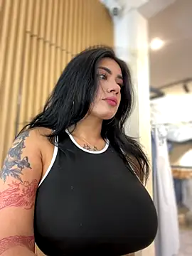 Snapshot of clarachanelricek chatting on 10.21.25 clarachanelricek online show from 10.21.25