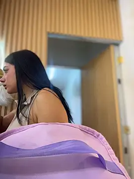 Snapshot of clarachanelricek chatting on 10.31.25 clarachanelricek online show from 10.31.25