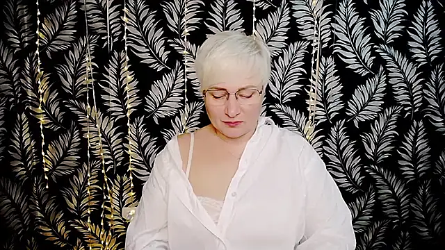 Snapshot of Olivia_playful chatting on 05.09.26 Olivia playful online show from 05.09.26