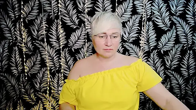 Snapshot of Olivia_playful chatting on 05.11.26 Olivia playful online show from 05.11.26