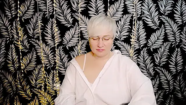 Snapshot of Olivia_playful chatting on 05.15.26 Olivia playful online show from 05.15.26