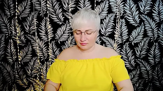 Snapshot of Olivia_playful chatting on 05.16.26 Olivia playful online show from 05.16.26