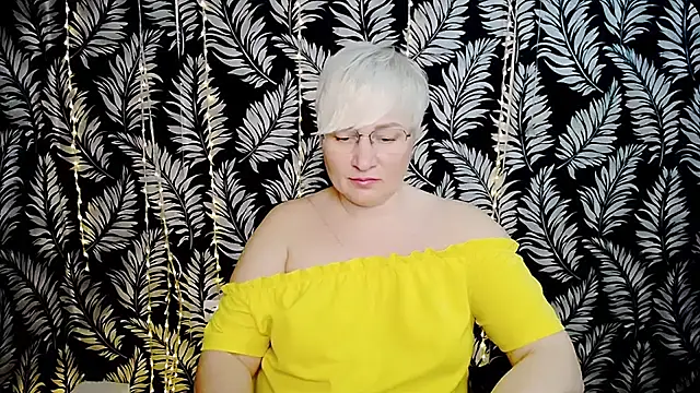 Snapshot of Olivia_playful chatting on 05.25.26 Olivia playful online show from 05.25.26