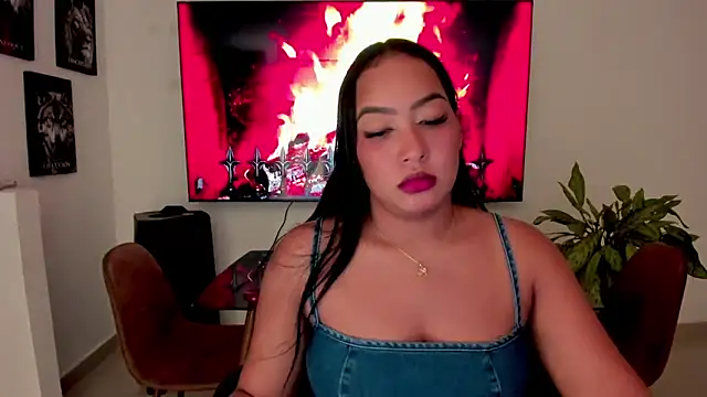 brunetenikole02 online show from 10.20.25