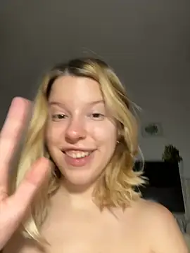 Snapshot of kimczii chatting on 12.17.24 kimczii online show from 12.17.24