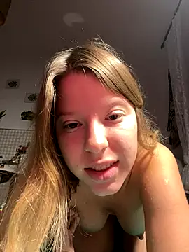 Snapshot of kimczii chatting on 10.01.25 kimczii online show from 10.01.25