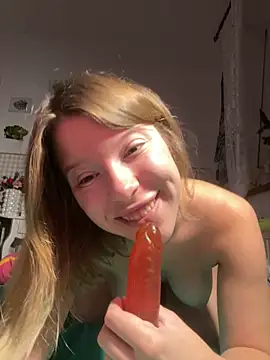 Snapshot of kimczii chatting on 10.06.25 kimczii online show from 10.06.25