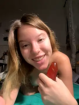 Snapshot of kimczii chatting on 10.27.25 kimczii online show from 10.27.25