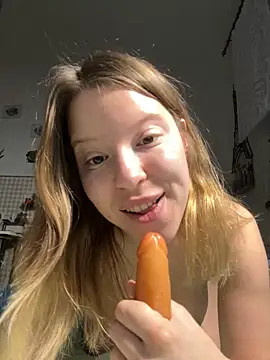 Snapshot of kimczii chatting on 04.23.26 kimczii online show from 04.23.26