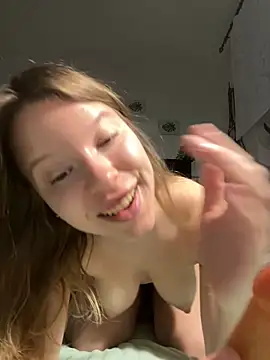 Snapshot of kimczii chatting on 05.18.26 kimczii online show from 05.18.26