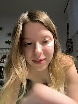 Snapshot of kimczii chatting on 05.22.26 kimczii online show from 05.22.26