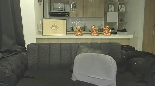 BradleySmithx online show from 03.03.25