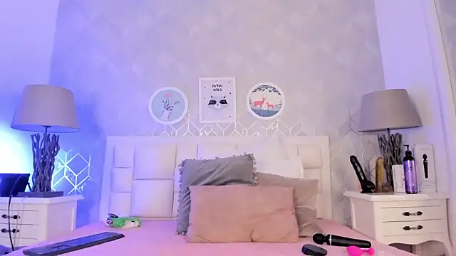 Snapshot of Vega___16 chatting on 03.10.25 Vega 16 online show from 03.10.25