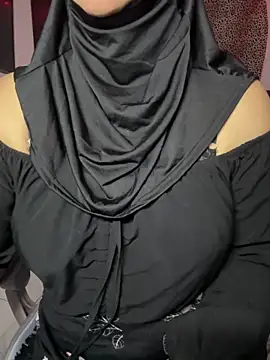 Snapshot of Jameela chatting on 04.20.26 Jameela online show from 04.20.26
