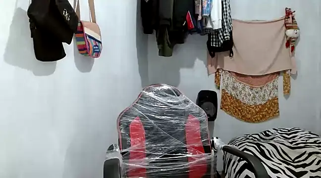 angelamarie1 online show from 02.13.25