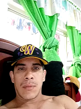 Snapshot of LarryCapija chatting on 10.17.25 LarryCapija online show from 10.17.25